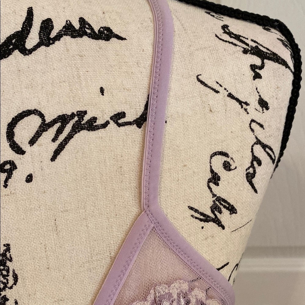 Victoria's Secret Triangle Bralette GORGEOUS Lavender Lace Size Medium - Picture 5 of 11
